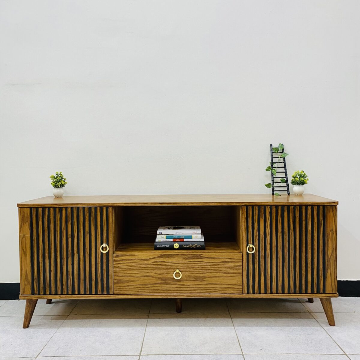 Ebrowne TV Stand