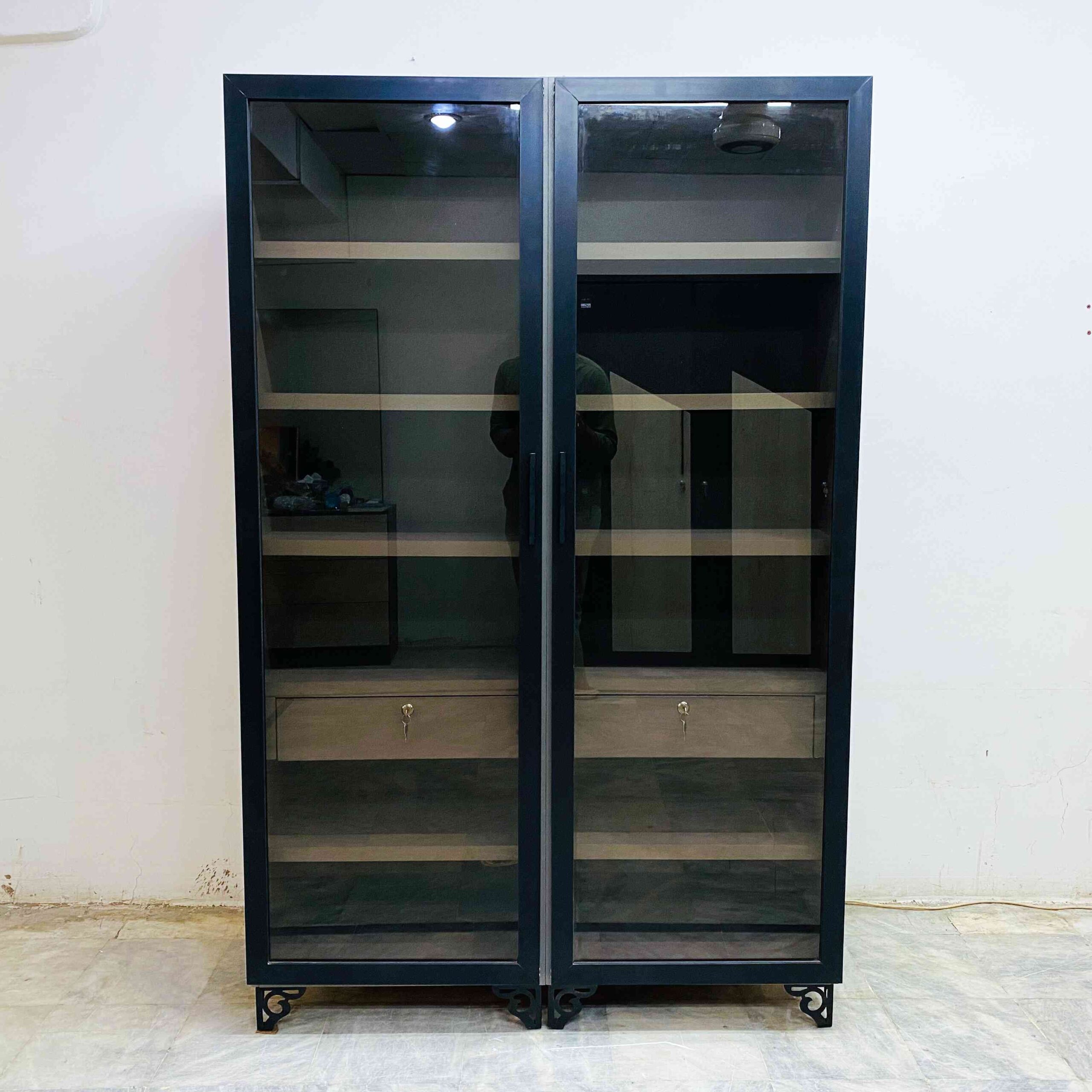 Crockery Unit - Image 2