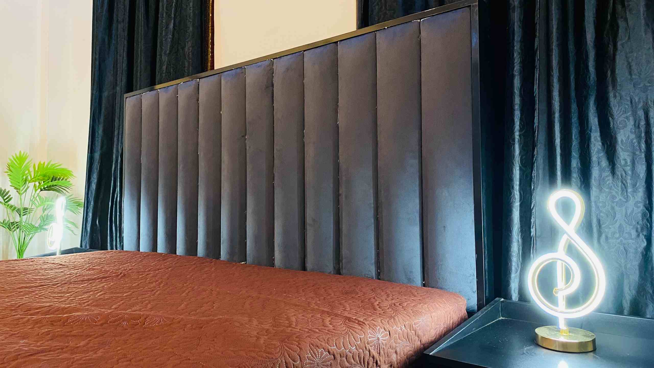 Black Bed Set - Image 2