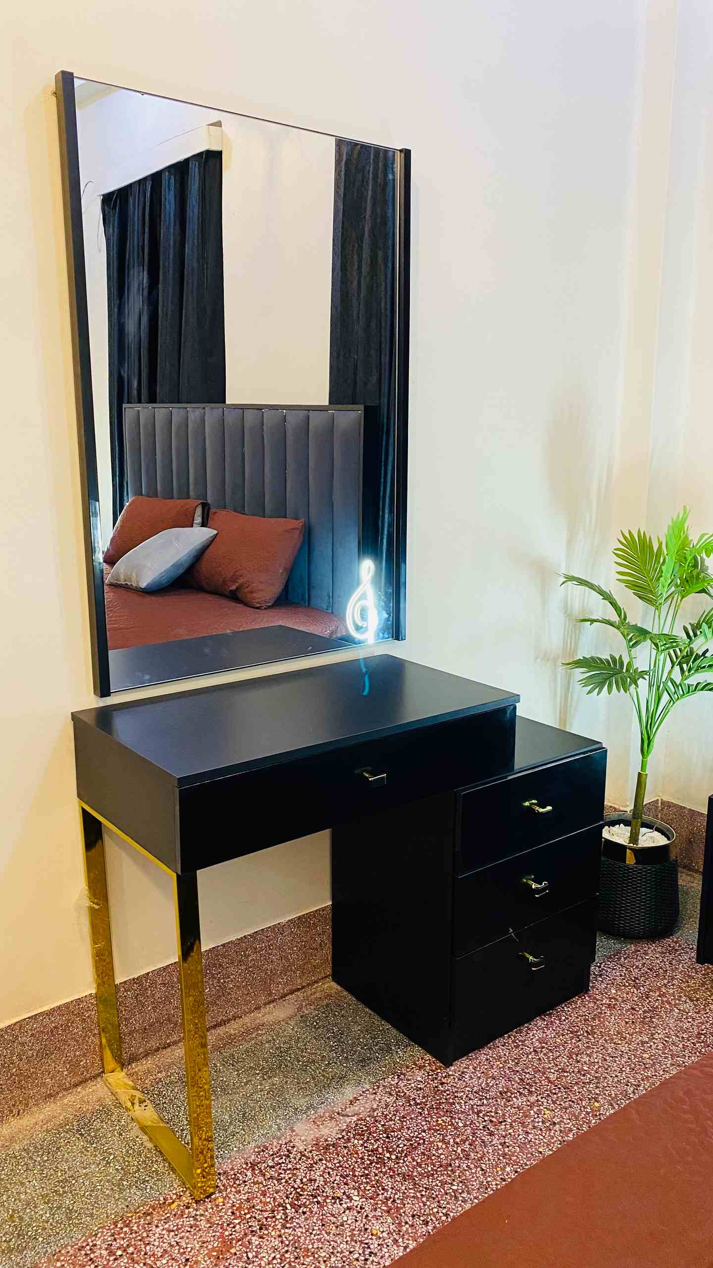 Black Bed Set - Image 5