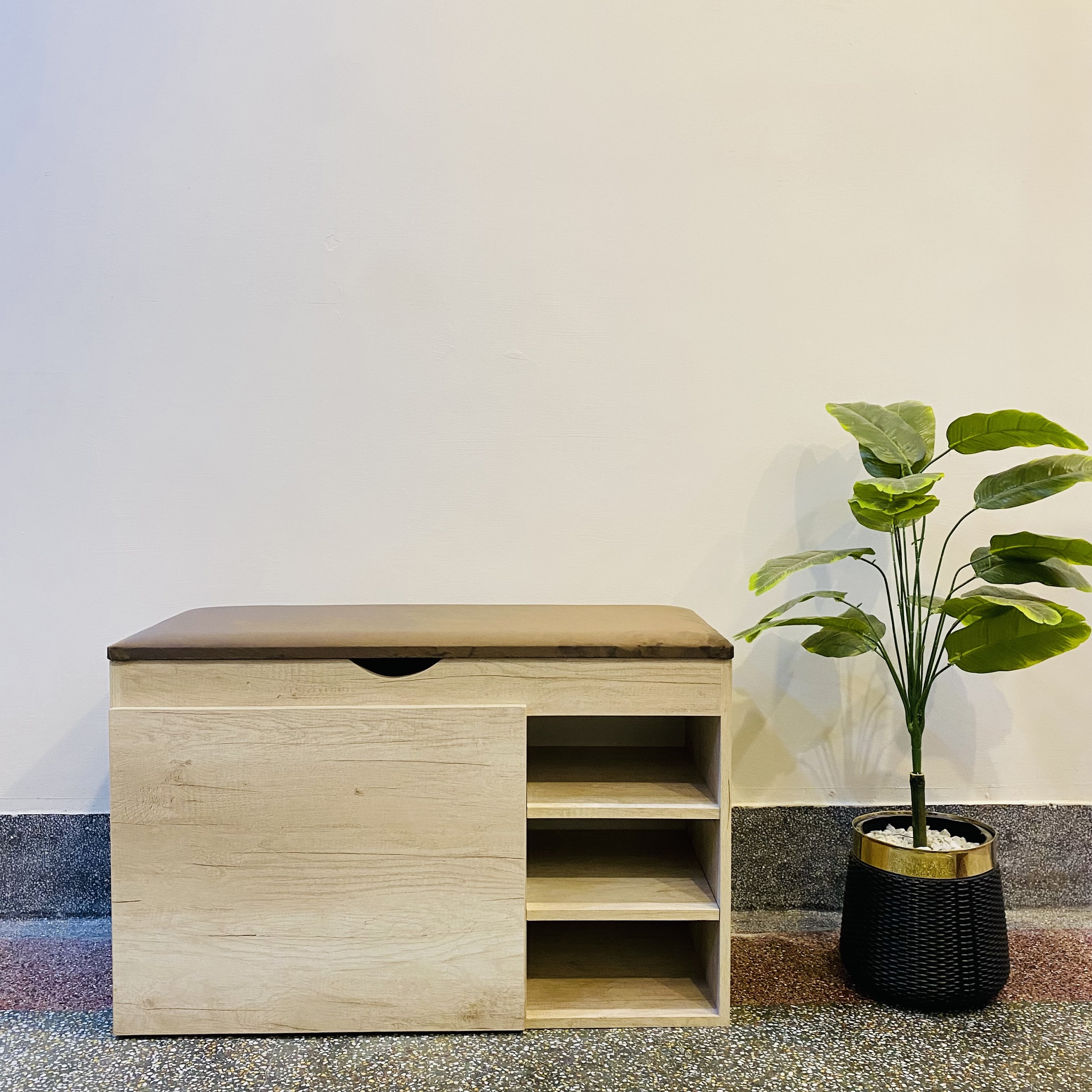 Setting Shoerack