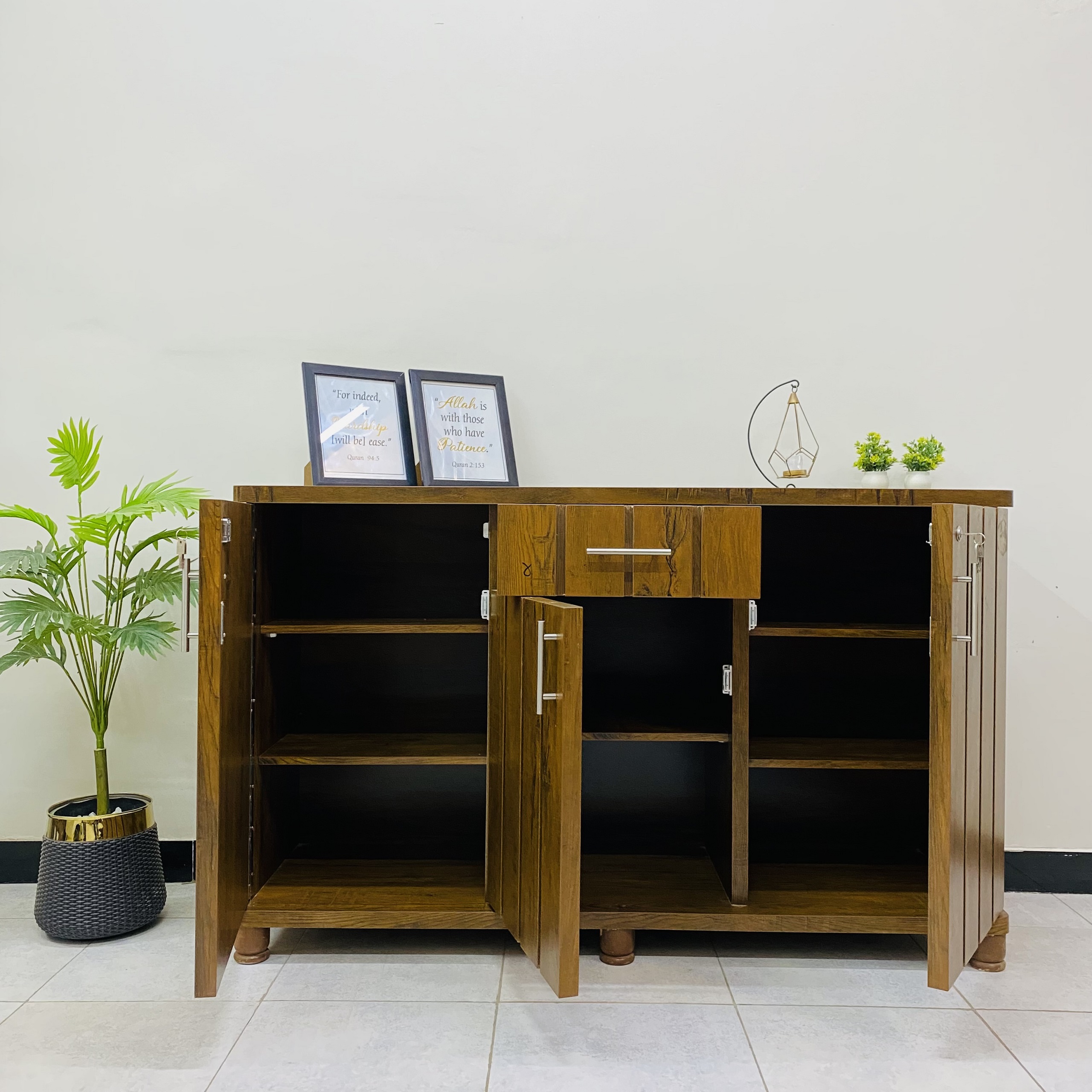 Sideboard - Image 3