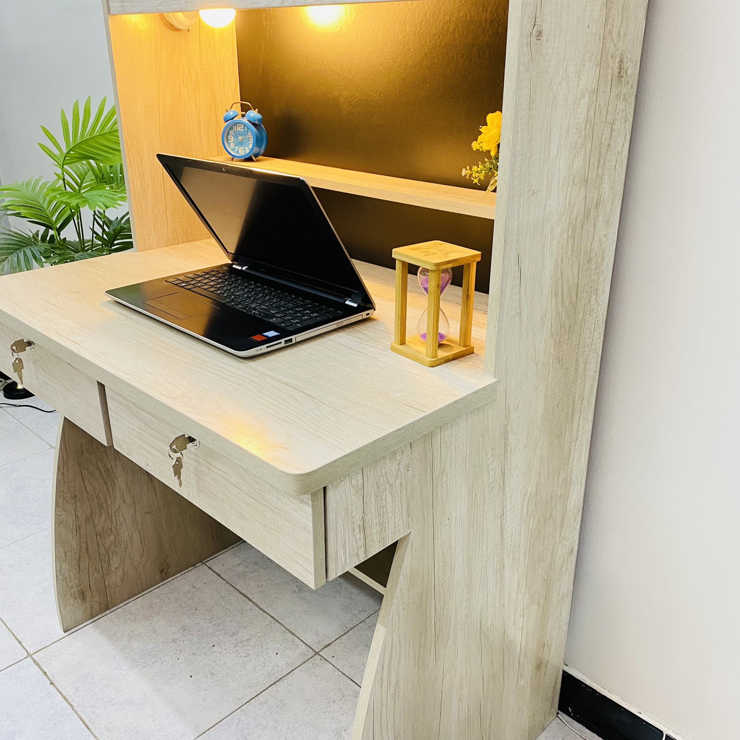 Study with book shelf - Image 2