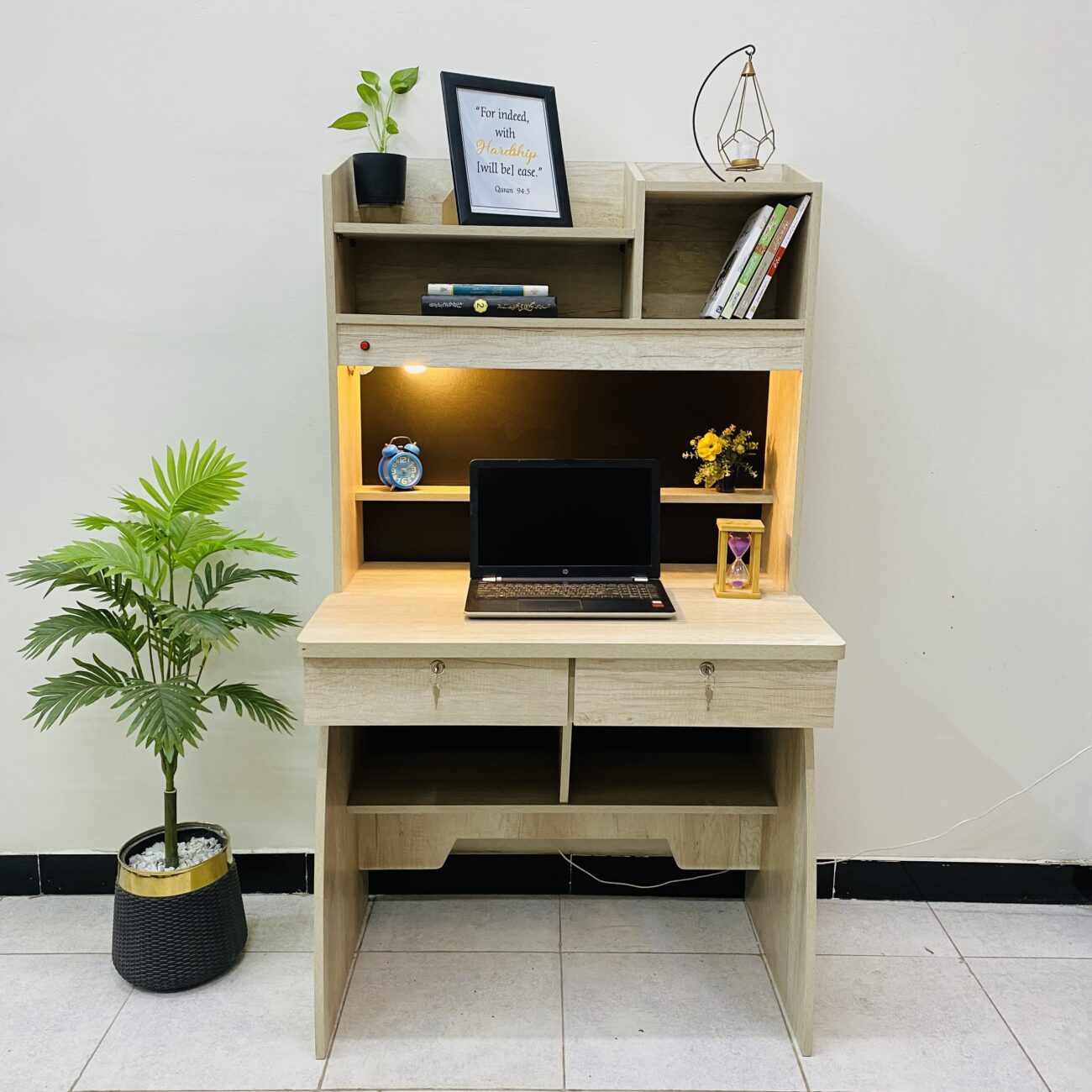 Study with book shelf - Image 3