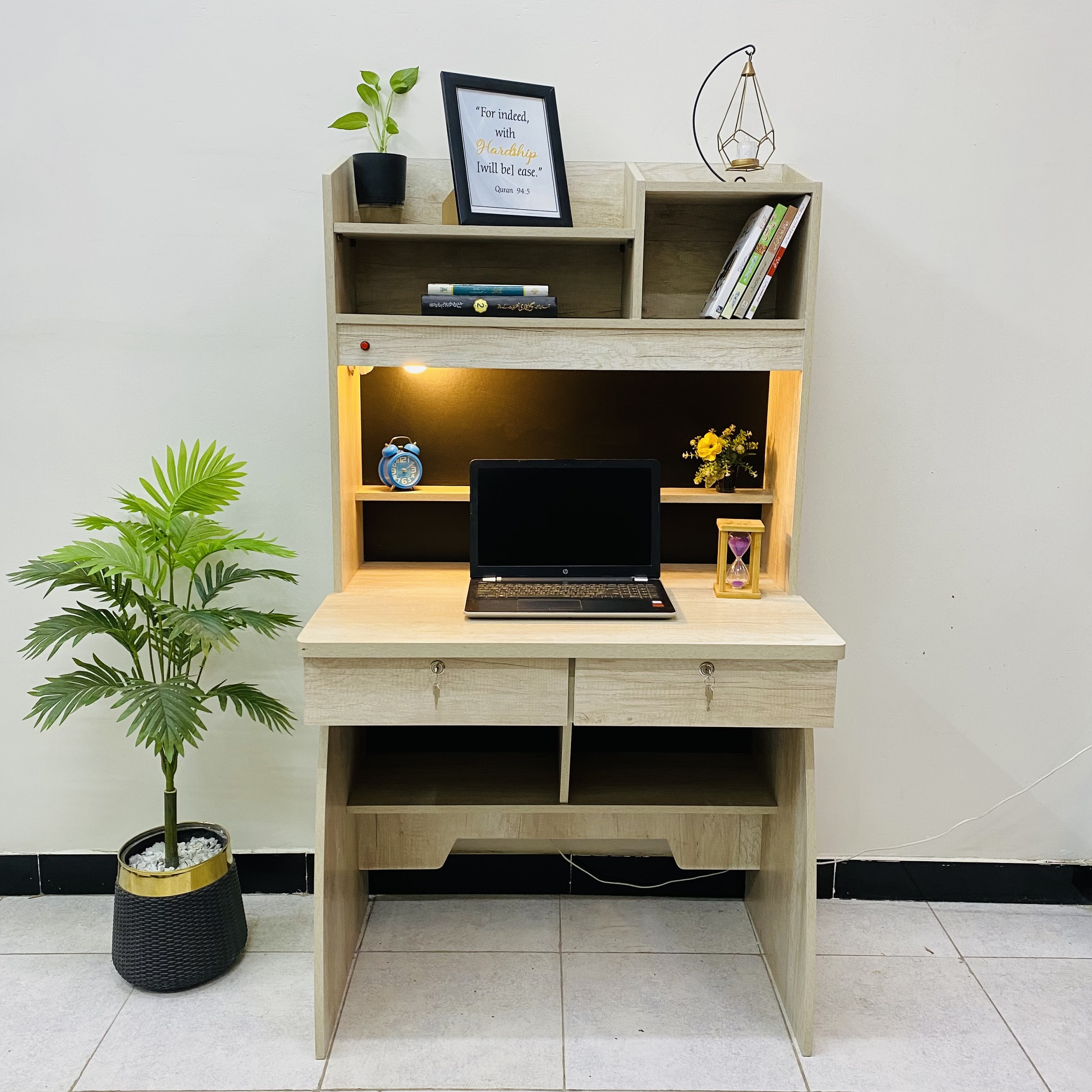 Study with book shelf - Image 3