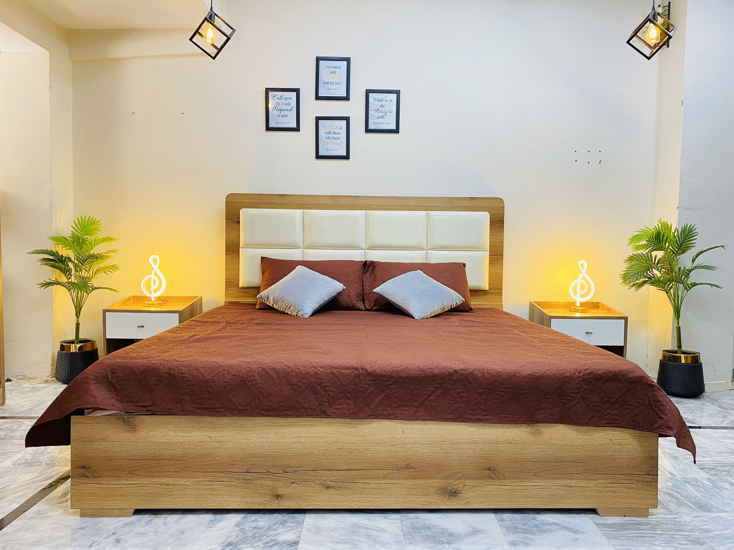 Luxury Wooden Bed - Image 2