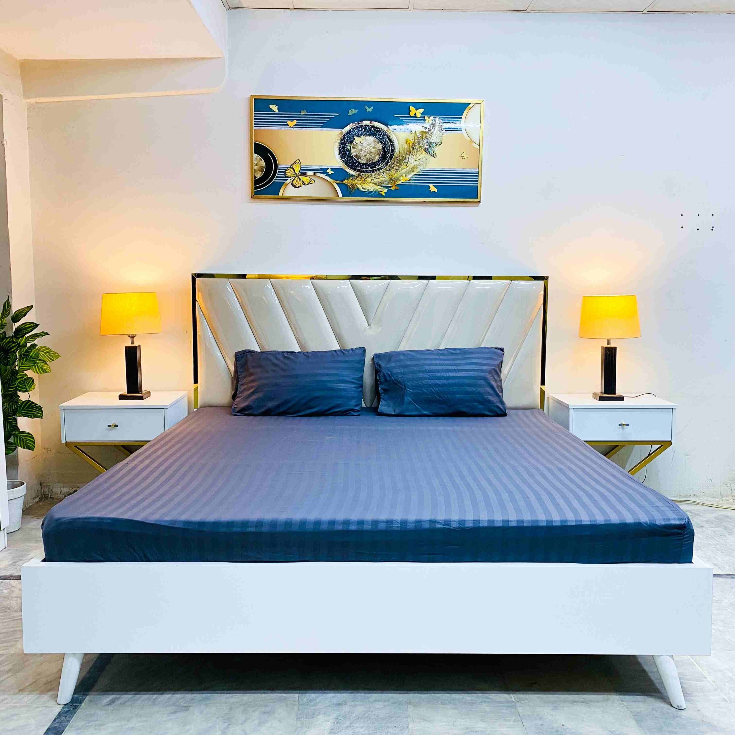 White Metal Bed Set - Image 2